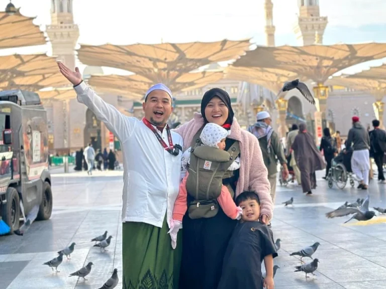 umroh musim liburan bersama keluarga